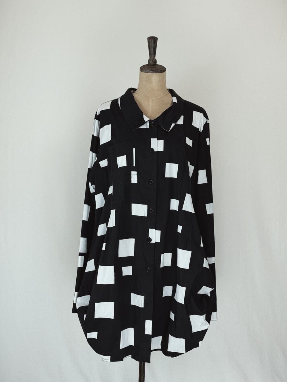 COMFY USA Geometric Black White Tunic Top STUNNING ON 2X #0066